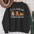 It's A Good Day To Read A Book Highland Cow Bookworm Sweatshirt Gifts for Old Women