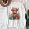 Highland Cow Book Floral Bookworm Librarian Cute Easter Day Sweatshirt Gifts for Old Women