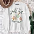 I RUN ON HOT TEA & BOOKS Reader Reading Meme ON BACK Sweatshirt Gifts for Old Women I RUN ON HOT TEA & BOOKS Reader Reading Meme ON BACK Sweatshirt Gifts for Old Women