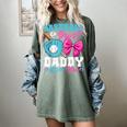 Baseball Or Bows Daddy Loves You Gender Reveal Family Women's Comfort Colors T-Shirt Berry