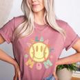 Groovy Retro Floral Happy Smiling Face Baseball Mom Women's Heather T-Shirt Heather Mauve