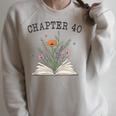 Chapter 40 Book Lovers & Readers 40th Birthday Wildflowers Raglan Sleeve Sweatshirt Heather Forest