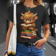 Cute Highland Cow With Glasses Reading Books T-Shirt Gifts for Her