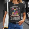 That’s What I Do I Read Books And I Know Things Floral Book T-Shirt Gifts for Her