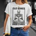 Old Bones Good Tomes Skeleton Reading Bookworm Book Lovers T-Shirt Gifts for Her