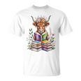Cute Highland Cow Library Bookworm Librarian Books Reading T-Shirt Cute Highland Cow Library Bookworm Librarian Books Reading T-Shirt