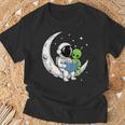 Astronaut Alien Reading Book Moon Space T-Shirt Gifts for Old Men