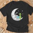 Astronaut And Alien Reading On Moon Space Book Lover Sci Fi T-Shirt Gifts for Old Men