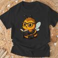 Bee Reading Book Lover T-Shirt Gifts for Old Men