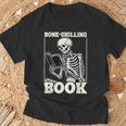 Bone-Chilling Book Skeleton Reading Bookworm Book Lovers T-Shirt Gifts for Old Men