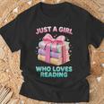 Just a Girl Who Loves Reading Women Book Lover Bookworm T-Shirt Gifts for Old Men
