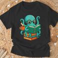 Octopus Reading Book Reading Bookworm Reader T-Shirt Gifts for Old Men