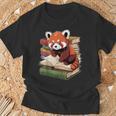 Red Panda Reading Book Animal Bookworm T-Shirt Gifts for Old Men Red Panda Reading Book Animal Bookworm T-Shirt Gifts for Old Men