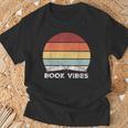 Retro Book Vibes Rainbow For Reading Lovers Vintage T-Shirt Gifts for Old Men Retro Book Vibes Rainbow For Reading Lovers Vintage T-Shirt Gifts for Old Men