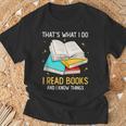 That's What I Do I Read Books And I Know Things Library T-Shirt Gifts for Old Men