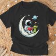UFO Alien Astronaut Reading Book In Space T-Shirt Gifts for Old Men