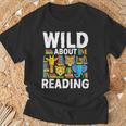 Wild About Reading Safari Animals Books Teacher Student T-Shirt Gifts for Old Men Wild About Reading Safari Animals Books Teacher Student T-Shirt Gifts for Old Men