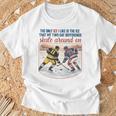 Ice Hockey Romance Reader Book Lover Reading Smut Smutty T-Shirt Gifts for Old Men