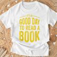 Reading Teacher Bookworm Its A Good Day To Read A Book T-Shirt Gifts for Old Men