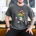 Baseball Player Mardi Gras Alligator Carnival Costume Beads Men's Comfort Colors T-Shirt Pepper