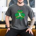 Retro Shamrock Baseball St Patricks Day Men Women Boys Girls Men's Comfort Colors T-Shirt Pepper