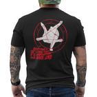 Jedes Mal Wenn Eine Katzeich Reinigterehrt Den Dunklen Herrn T-Shirt mit Rückendruck