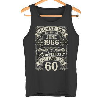 1966年6月生まれのヴィンテージ60歳の誕生日レジェンド。 タンクトップ - Kawaiitshirt