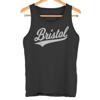Bristol バーシティ スクリプト アスレチック スポーツ ジャージスタイル タンクトップ - Kawaiitshirt