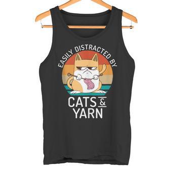 Fácilmente Distraído Por Gatos E Hilo De Ganchillo Tejedor In Mangas Camiseta sin mangas - Regaloses