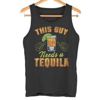 この男にはテキーラが必要だ ドリンク 酒飲み 飲酒 テキーラ タンクトップ - Kawaiitshirt