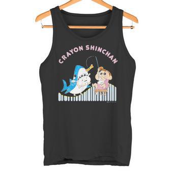 クレヨンしんちゃん ひまわりとシロ 釣りごっこ タンクトップ - Kawaiitshirt