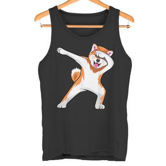 秋田 犬 踊る 面白い タンクトップ - Kawaiitshirt