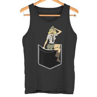 胸にピンナップガール グラフィックtシャツ クラシック ピンナップポスター タンクトップ - Kawaiitshirt