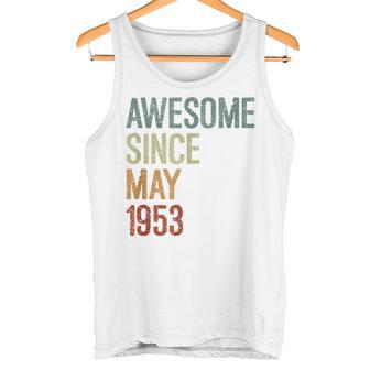 1953年5月以来素晴らしい誕生日。面白いレトロ。 タンクトップ - Kawaiitshirt