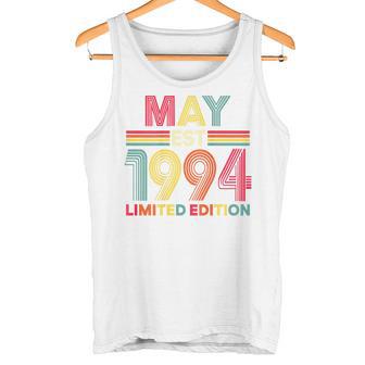 On Back レトロ 5月 Est 1994 誕生日 32歳 32歳 タンクトップ - Kawaiitshirt