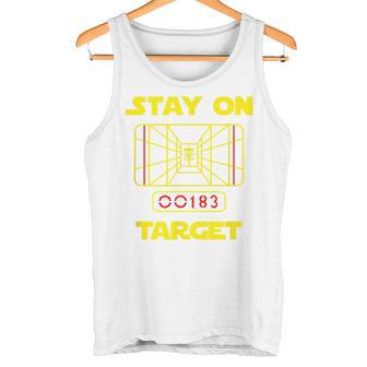 Stay On Target-ディスクゴルフtシャツ タンクトップ - Kawaiitshirt