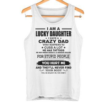 Tengo Un Padre Loco Que Pasa A Cagar Mucho Que Tiene Tatuajes Camiseta sin mangas - Regaloses