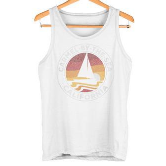 カーメルバイ・ザ・シー カリフォルニア ヴィンテージ ヨット 70年代 レトロ 太陽 タンクトップ - Kawaiitshirt