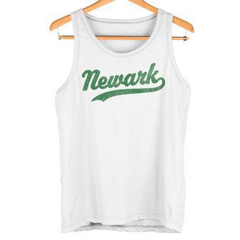 ニューアークオハイオ州ヴィンテージスポーツグラフィック。 タンクトップ - Kawaiitshirt