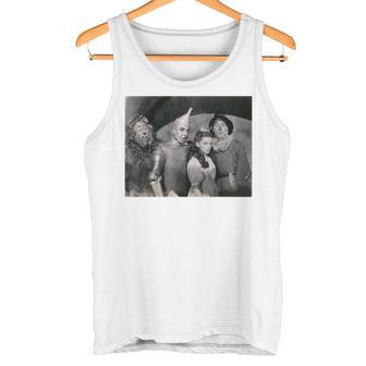 ビンテージフォト オズの魔法使い かかし色 ブリキの人 ライオン ドロシー・オズ タンクトップ - Kawaiitshirt