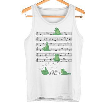 ヨガをしているかわいいカエル 音符 音記号 ミュージシャンアート 長袖tシャツ タンクトップ - Kawaiitshirt