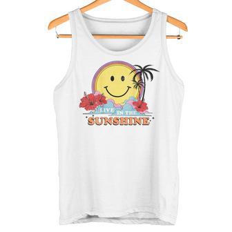 レトロなハッピーフェイス ハイビスカス ヤシの木「太陽に生きる」ビーチ タンクトップ - Kawaiitshirt