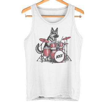 ヴィンテージジャーマンシェパード犬の演奏ドラム。 タンクトップ - Kawaiitshirt