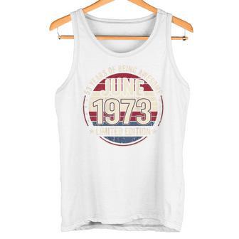 裏面 ヴィンテージ 53 誕生日 デコレーション メンズ 53歳 1973 53歳 タンクトップ - Kawaiitshirt