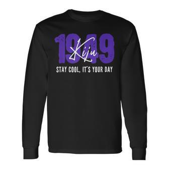 1949 誕生日 77歳 喜寿祝い クールでシンプルな数字デザイン 長袖Tシャツ - Kawaiitshirt