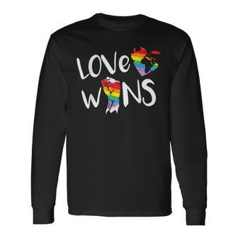 Love Wins Raised Fist Lgbt Lgbtq プライド アウェアネス レインボー 長袖Tシャツ - Kawaiitshirt