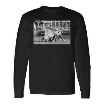 Not The Nine O Clock News キャスト ジョン・クリーズ ローワン・アトキンソン 長袖Tシャツ - Kawaiitshirt