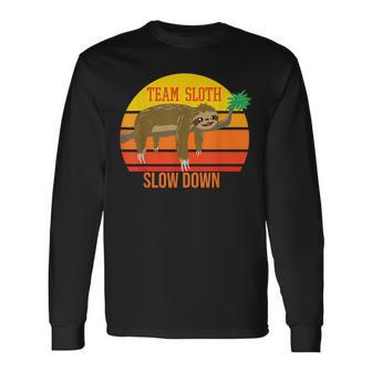 Teamlothlow Down ユニークな怠け者がゆっくり動く動物ギフト 長袖Tシャツ - Kawaiitshirt