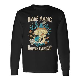 カエルとキノコ。毎日魔法を起こしましょう。 長袖Tシャツ - Kawaiitshirt