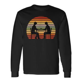 レトロ チェスプレイヤー ビンテージ チェスボード チェス グランドマスター 長袖Tシャツ - Kawaiitshirt
